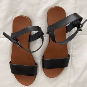 target universal sandals